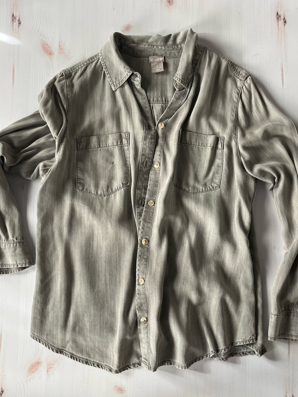 Washed style, gray shirt